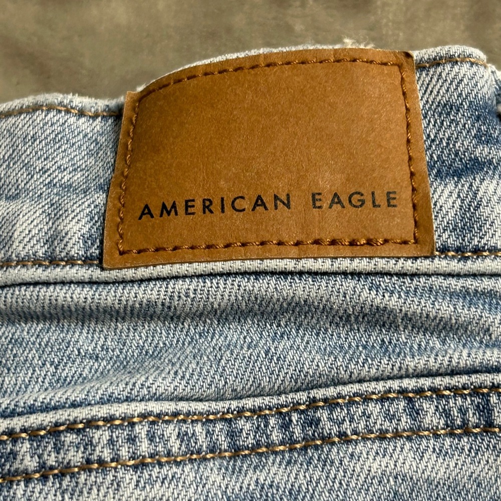 American Eagle Womens Size 4 Regular Strigid Wide Leg Light Wash Jeans - Picture 9 of 12